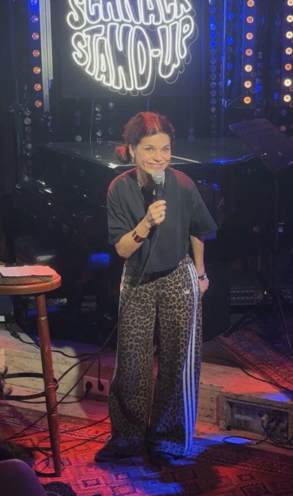 mo de weryha bei Schnack Stand-Up im Birdland